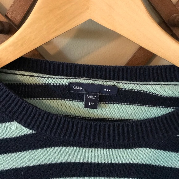 GAP Striped Sweater - Picture 3 of 4